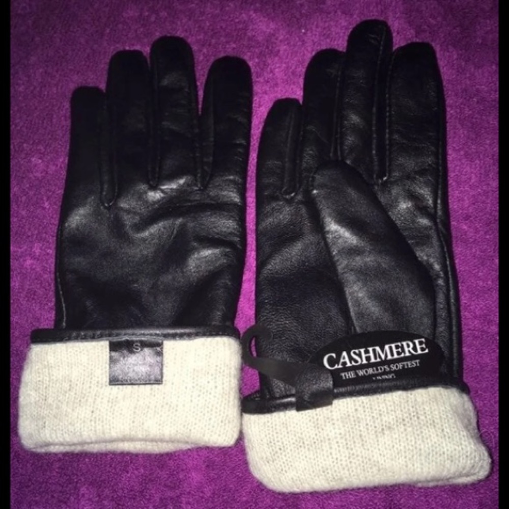 NWT* LEATHER GLOVES